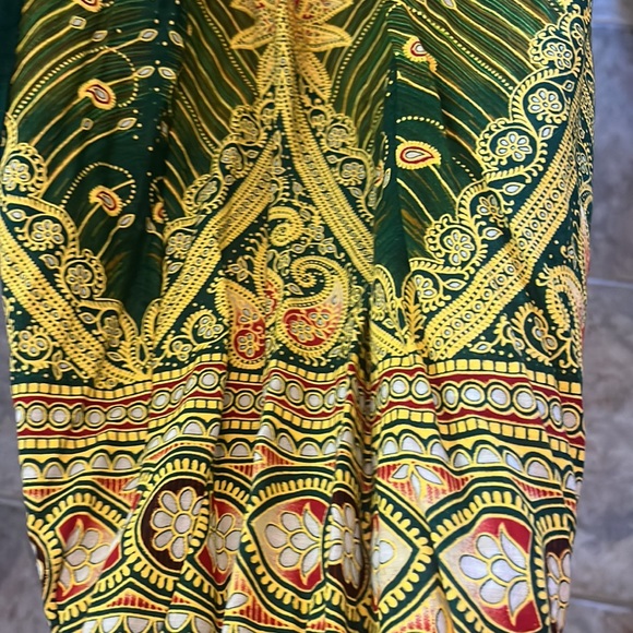 Relaxed jumper. One size fits most. - Picture 4 of 5